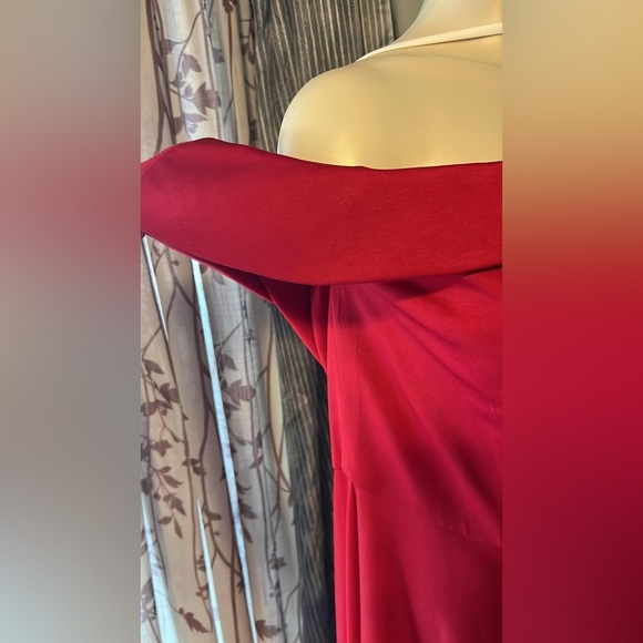 La Femme Curve Red Off The Shoulder Long Dress - Picture 13 of 15